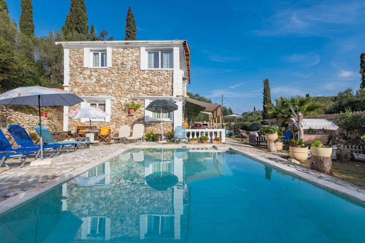 Вилла Stelios Stone House Sinarades Kouramades Экстерьер фото