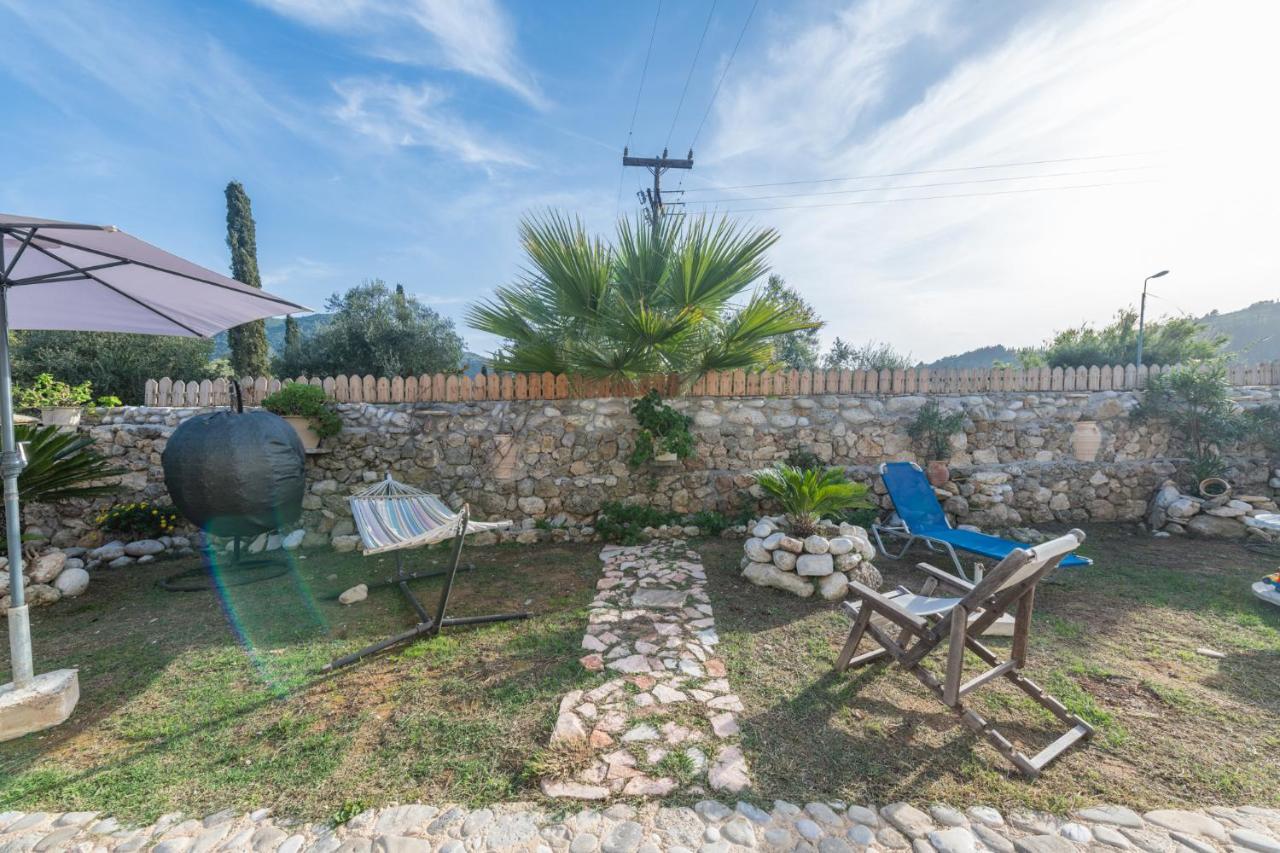 Вилла Stelios Stone House Sinarades Kouramades Экстерьер фото