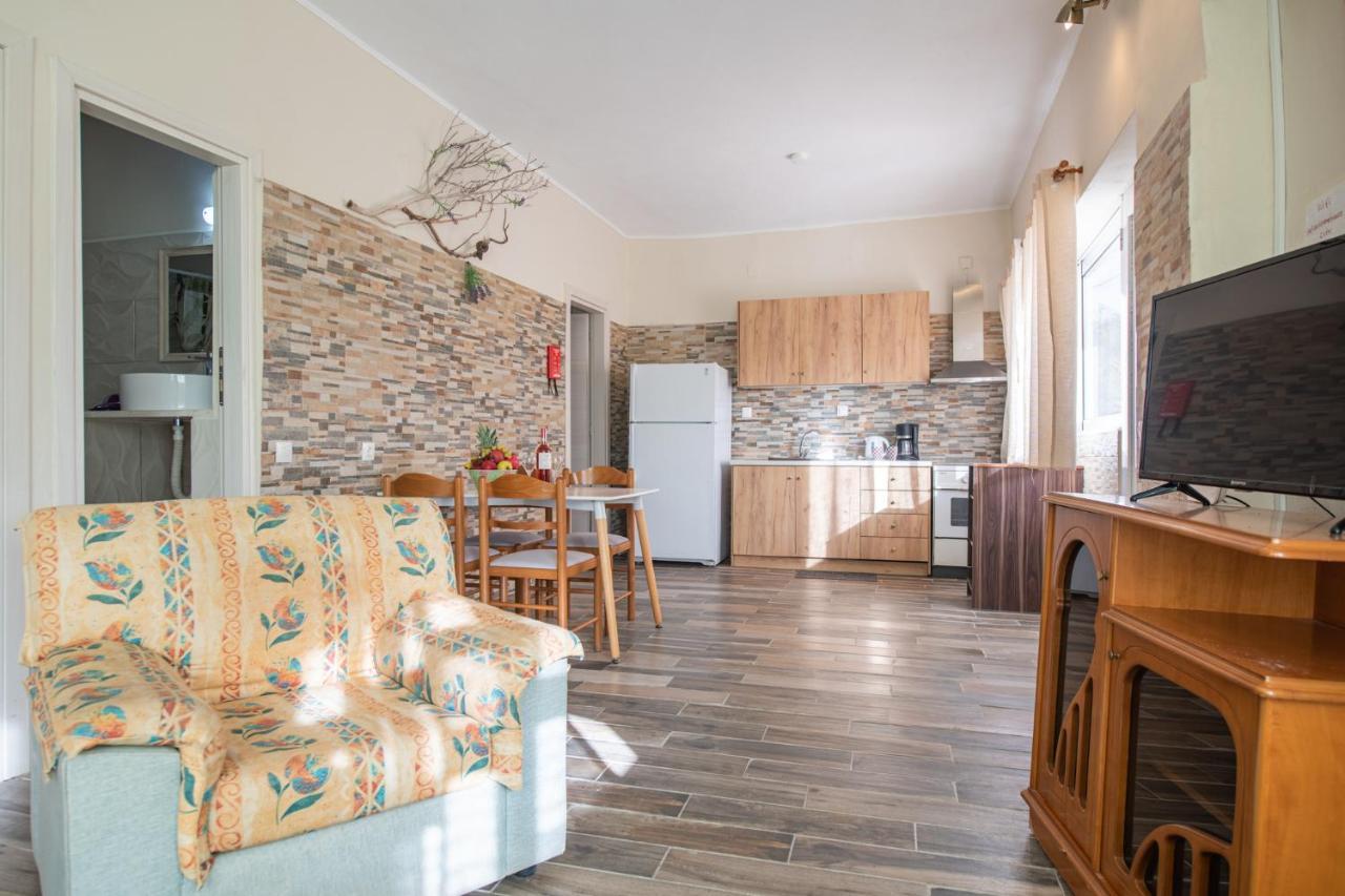 Вилла Stelios Stone House Sinarades Kouramades Экстерьер фото