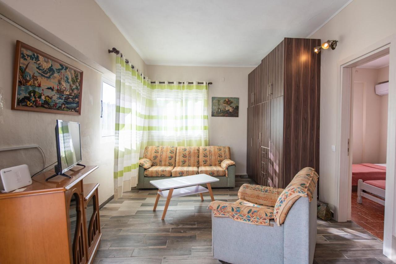 Вилла Stelios Stone House Sinarades Kouramades Экстерьер фото