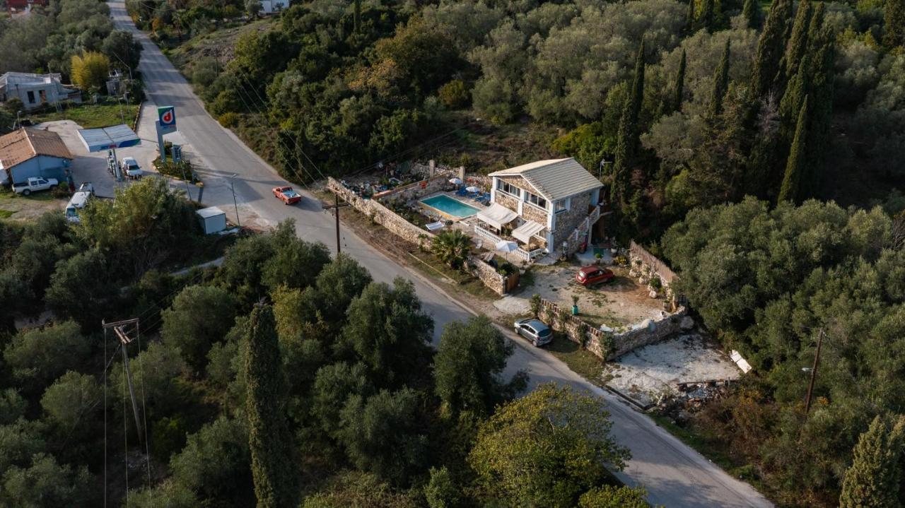 Вилла Stelios Stone House Sinarades Kouramades Экстерьер фото
