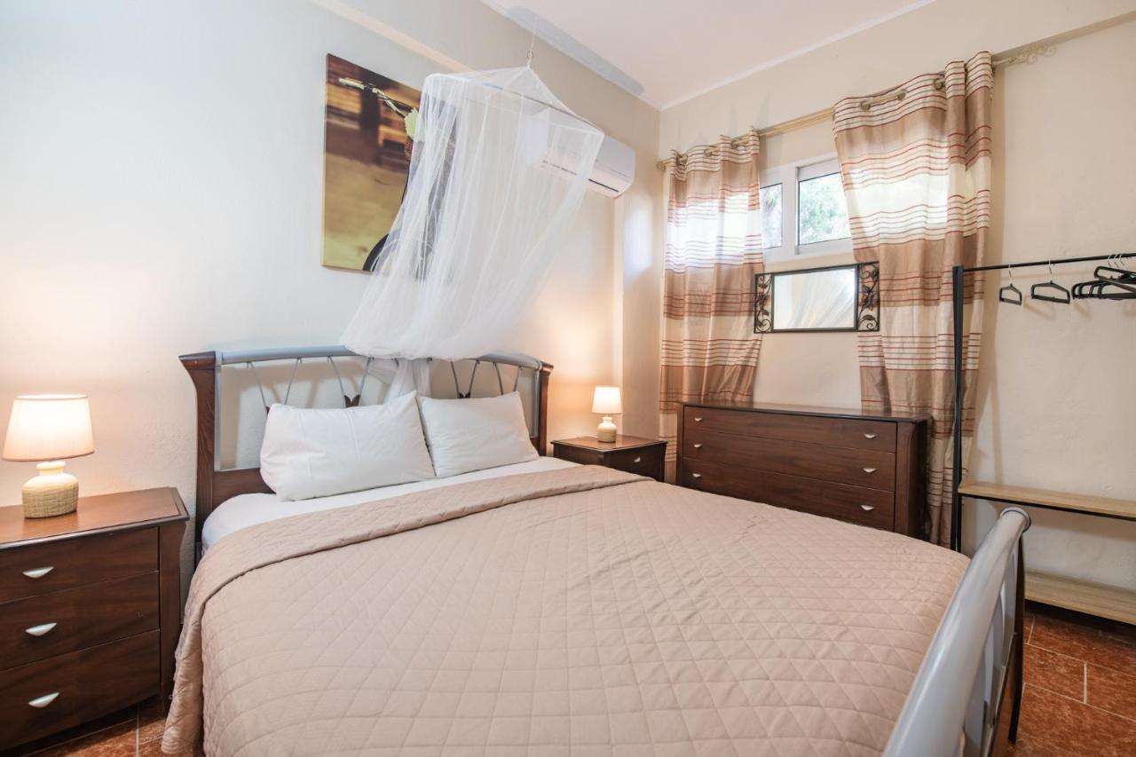 Вилла Stelios Stone House Sinarades Kouramades Экстерьер фото